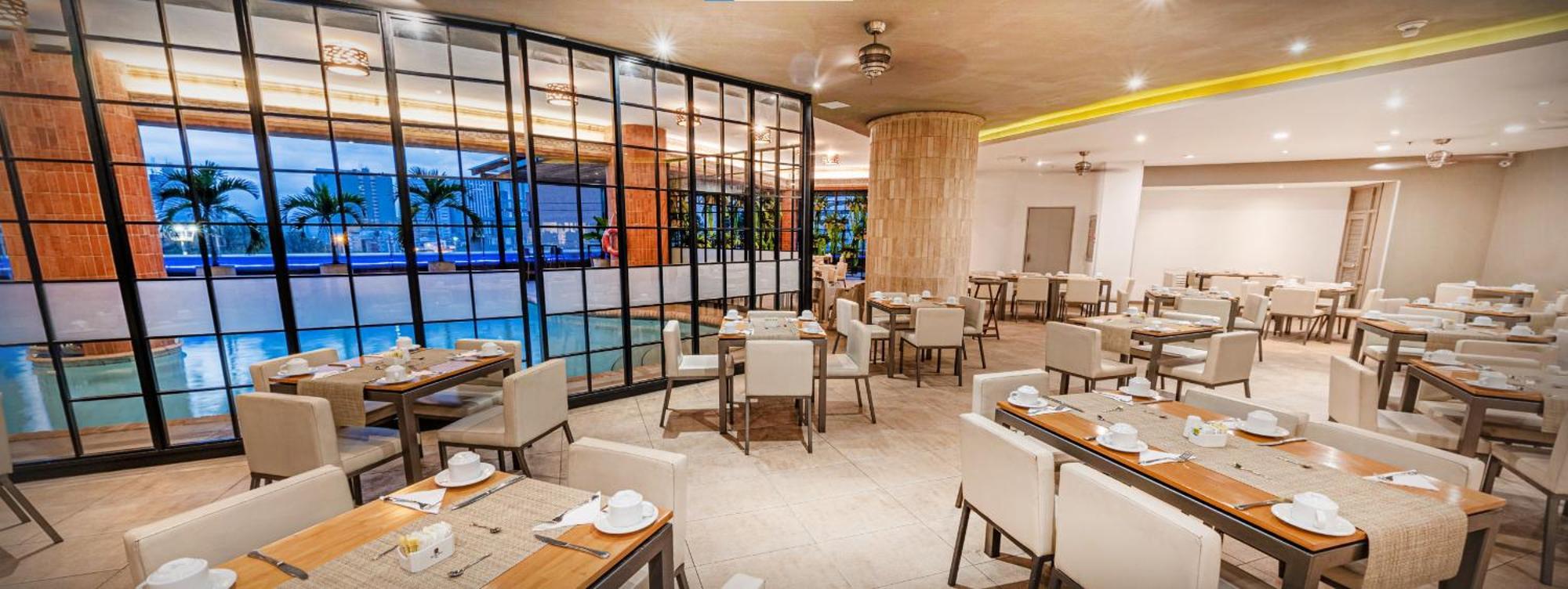 Hotel Dann Cali Extérieur photo The restaurant